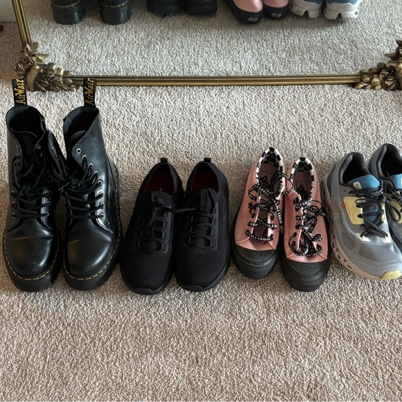 Used Shoes in Good condition Size 8 to 9 - Picture 1 of 1